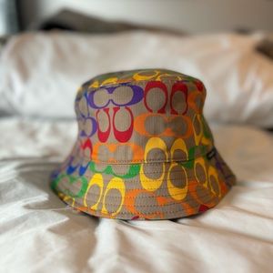 Coach Signature  Rainbow bucket hat C3578
